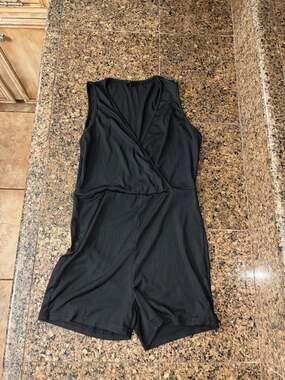 SHEIN Black Ribbed Surplice Sleeveless Romper Size Medium